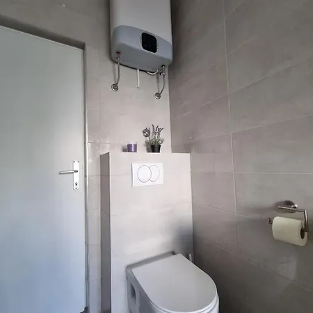 Nena In Dalmatia 아파트 *
