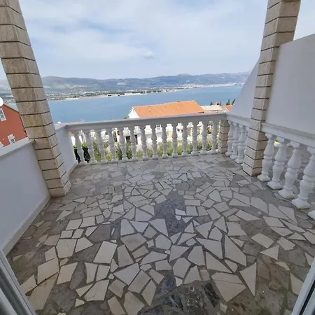 아파트 Nena In Dalmatia