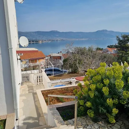 Nena In Dalmatia 트로기르