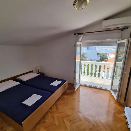 Nena In Dalmatia 트로기르